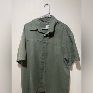 Green men’s sleeveless button up
